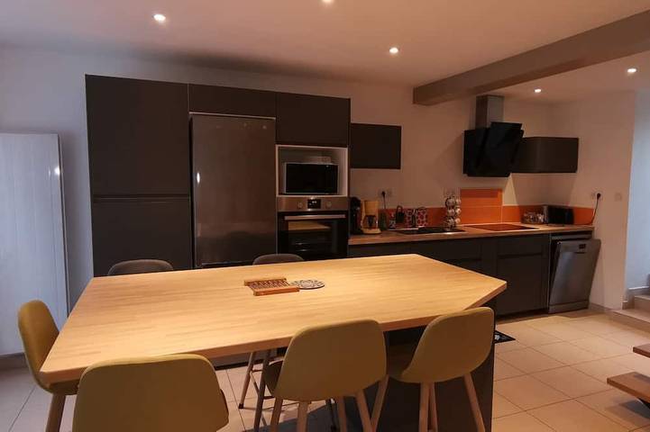 Gîte pour 6 personnes, avec Terrasse et Jardin à Pléven