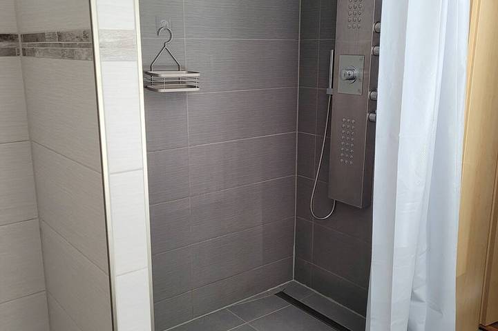 Ganze Wohnung, Gemütliche neu errichtete Ferienwohnung in ruhiger waldreichen Umgebung in Dippoldiswalde, Osterzgebirge