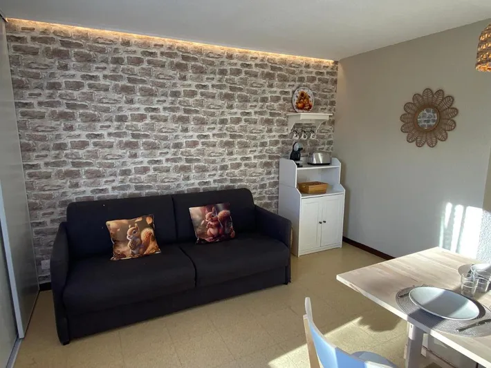 Apartamento de vacaciones para 4 personas, con vistas además de terraza y jardín - 1