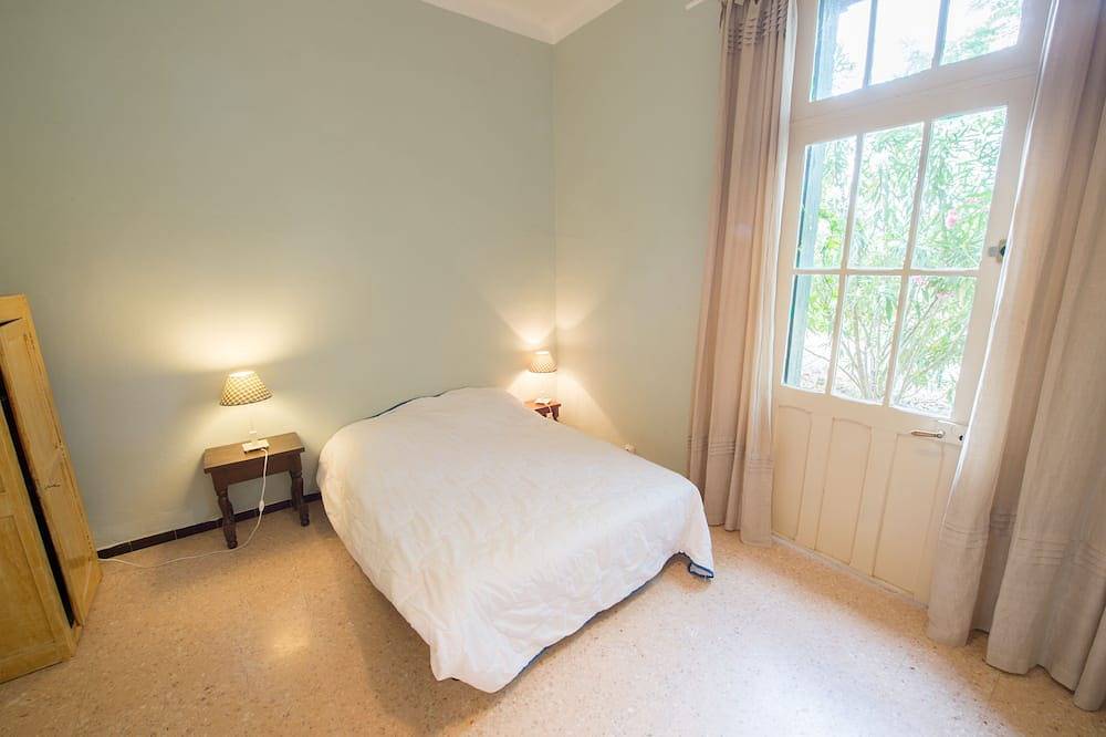 Maison Dans un Domaine Viticole Avec Piscine in Montagnac, Côte d'Améthyste