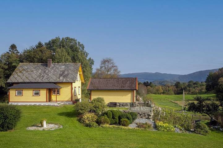 Ferienhaus für 8 Personen, mit Terrasse und Garten auf Tysnes