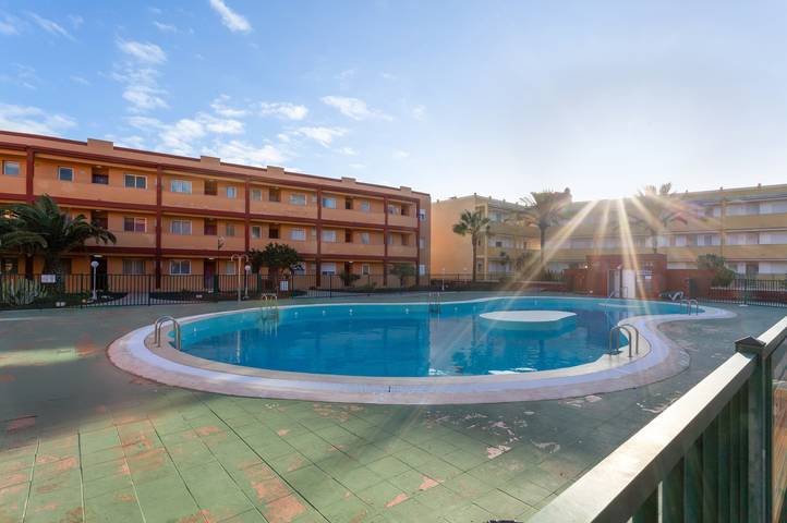 Apartamento entero, Apartamento Vacacional 'Los Tinajones' con Vistas al Mar, Piscina y Wi-Fi in Parque Holandés, La Oliva