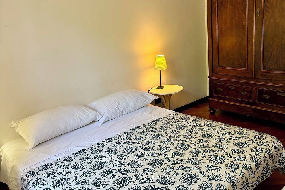 Ganze Wohnung, Großes Apartment mit Swimmingpool verfügbar, für 6 Pers, Garten, Parkplatz. in Pontedassio, Riviera di Ponente