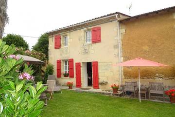 Gîte pour 4 personnes, avec jardin à Berson