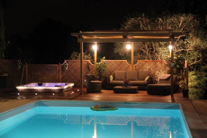 Villa pour 6 personnes, avec Jacuzzi ainsi que Terrasse et Jardin à Roquefort-les-Pins