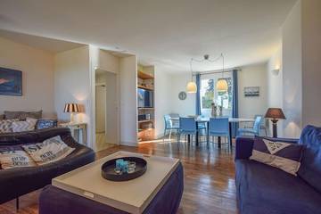 Location de vacances pour 6 personnes, avec jardin ainsi que piscine et terrasse, animaux acceptés à Saint-Médard-d'Excideuil