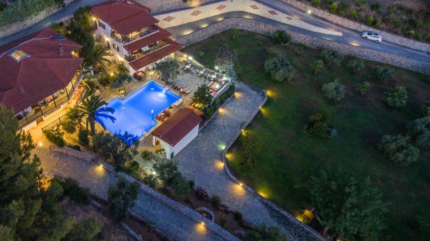 Apartmenthotel für 3 Personen, mit Garten und Pool sowie Terrasse und Ausblick in Chalkidiki - 2