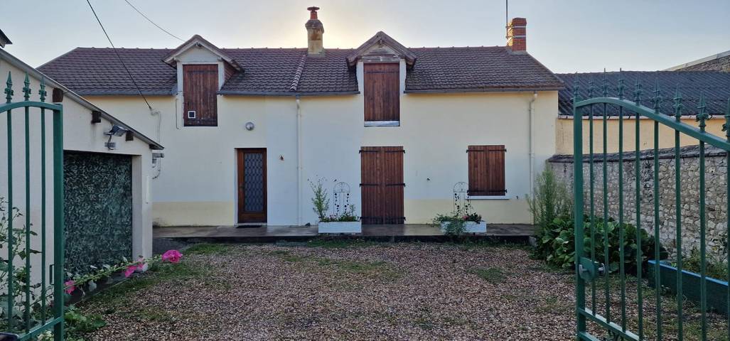 Gîte pour 8 personnes, avec jardin et terrasse dans Brizay