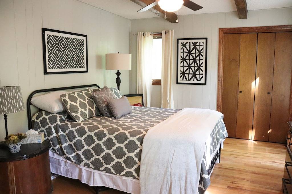 Cozy Retreat in the Poconos Mountains in Saw Creek, Monroe County (PA)