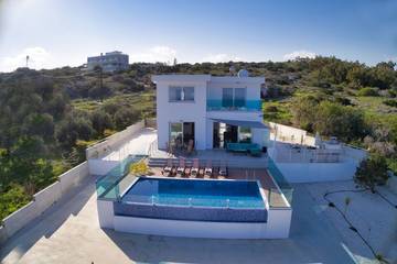 Holiday Rental for 10 People in Protaras, South Cyprus, Photo 4