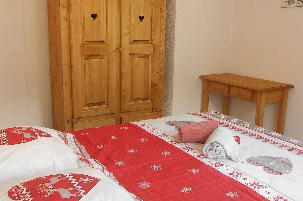 Entire apartment, Mountain, T2 close to beach and shops. in Savines-le-Lac, Écrins National Park