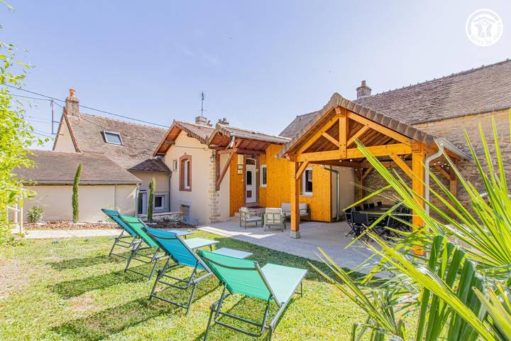 Gîte pour 10 personnes, avec Terrasse et Jardin