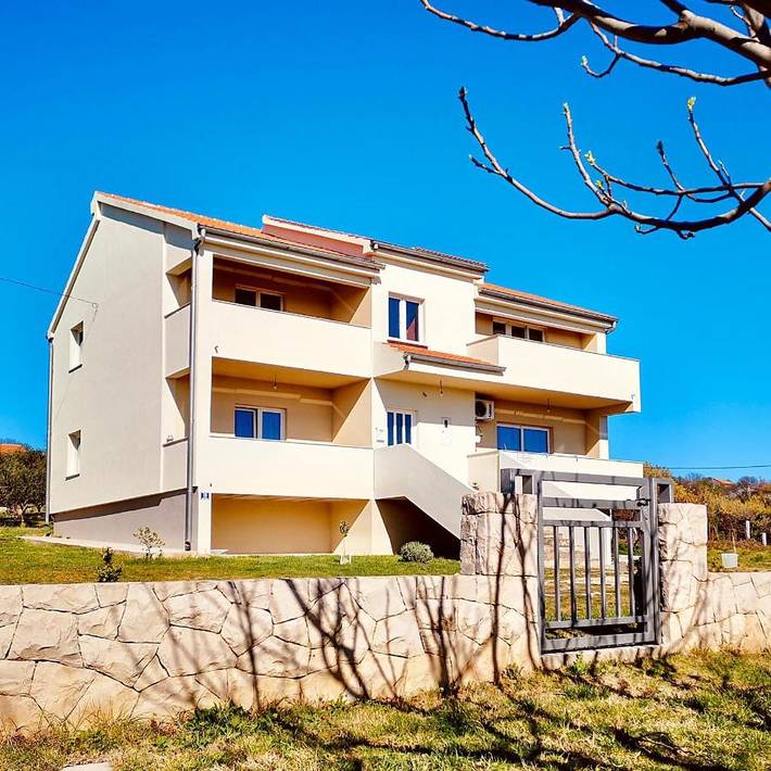 Ferienwohnung für 9 Personen, mit Ausblick und Garten sowie Terrasse - 1
