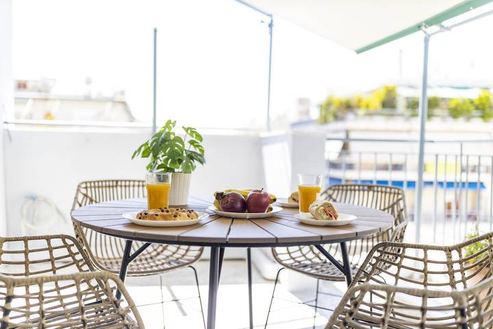 Ganze Wohnung, Ferienwohnung für 4 Personen mit Balkon in Zentral-Athen, Athen