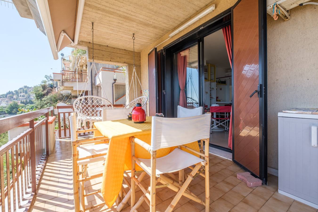 Entire apartment, Holiday Home "Appartamento Con Vista Sul Mare" with Sea View and Private Terrace in Mazzarò, Taormina