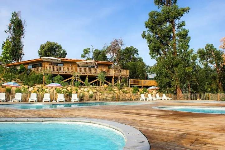 Camping für 6 Personen, mit Terrasse und Pool auf Korsika - 2
