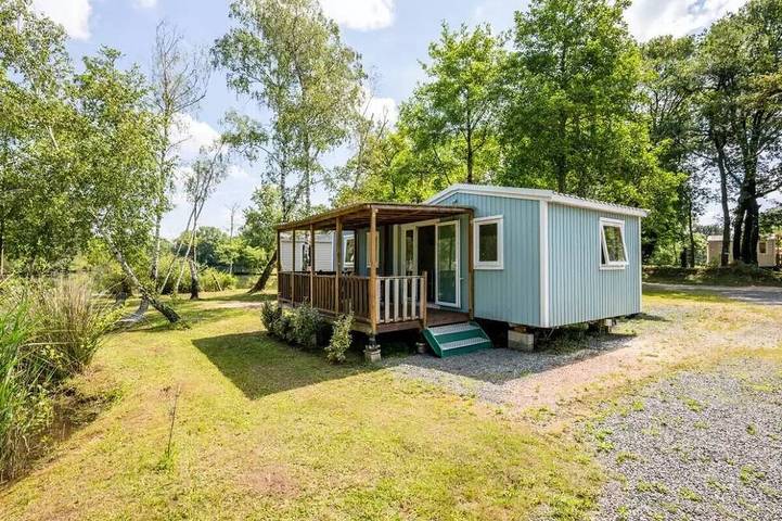 Mobil home pour 6 personnes, avec terrasse et piscine
