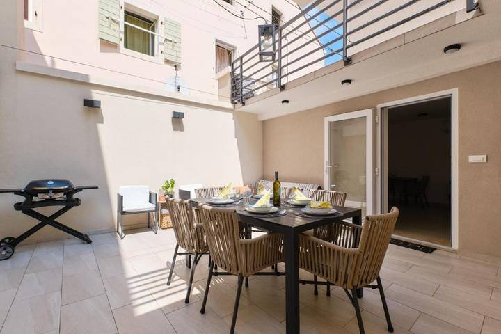 Villa pour 8 personnes, avec terrasse, animaux acceptés à Mali Losinj - 4