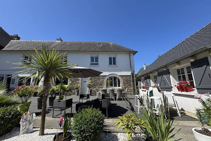 Ferienhaus für 10 Personen, mit Garten und Balkon sowie Pool - 1