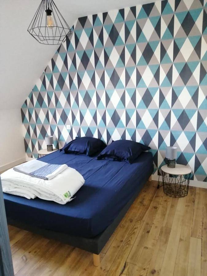 Three-Bedroom House in Bricqueville-sur-Mer, Région de Coutances