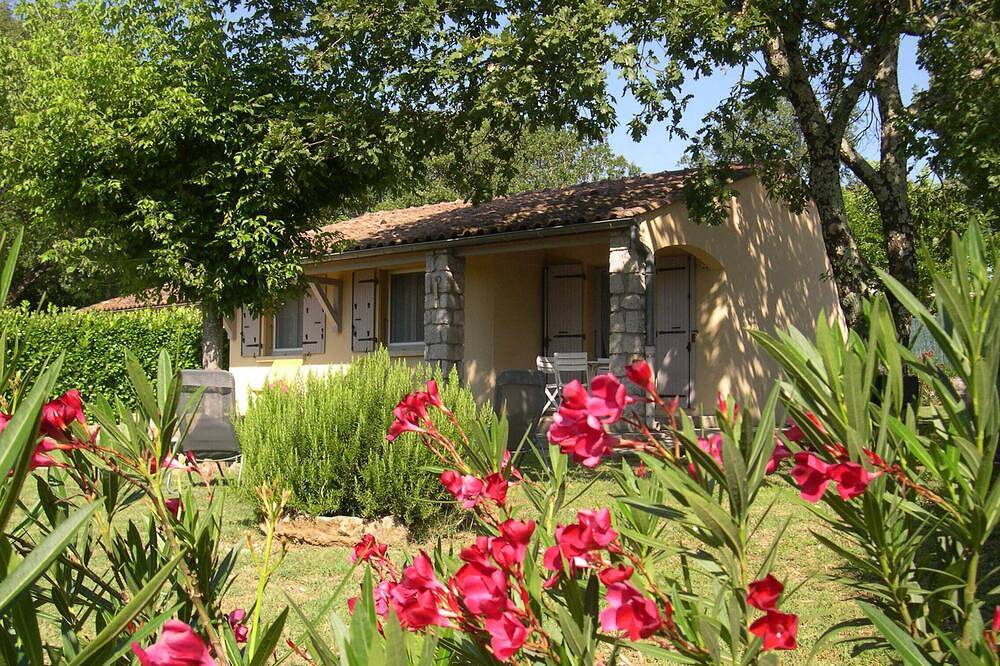 Charmant gîte climatisé, Chauzon Ardèche méridionale in Chauzon, Ardèche