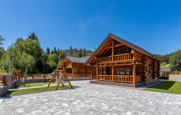 Ferienhaus für 7 Personen, mit Whirlpool und Terrasse sowie Garten und Sauna in Fuzine