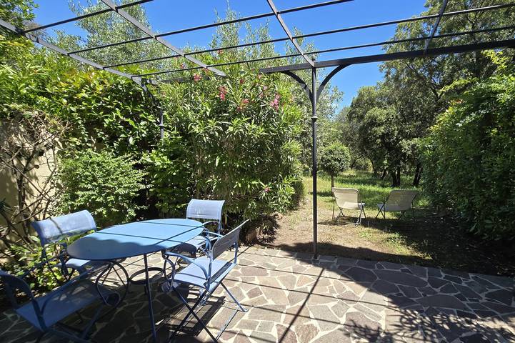 Location de vacances pour 4 personnes, avec terrasse et jardin à La Motte - 3