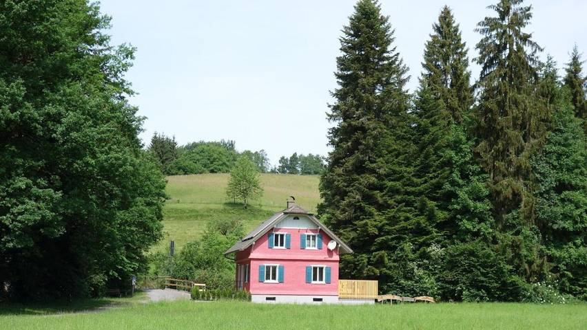 Ferienwohnung für 4 Personen, mit Terrasse und Garten sowie Ausblick