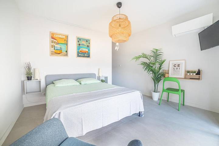 Maison d’hôte pour 2 personnes, avec Terrasse et Jacuzzi ainsi que Jardin et Vue à Ajaccio