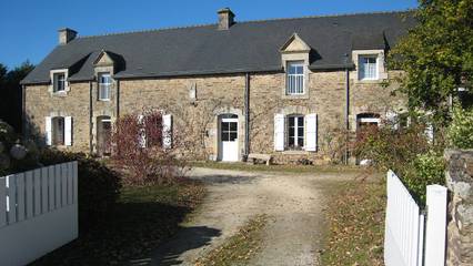 Cottage pour 4 personnes, avec jardin à Trédion
