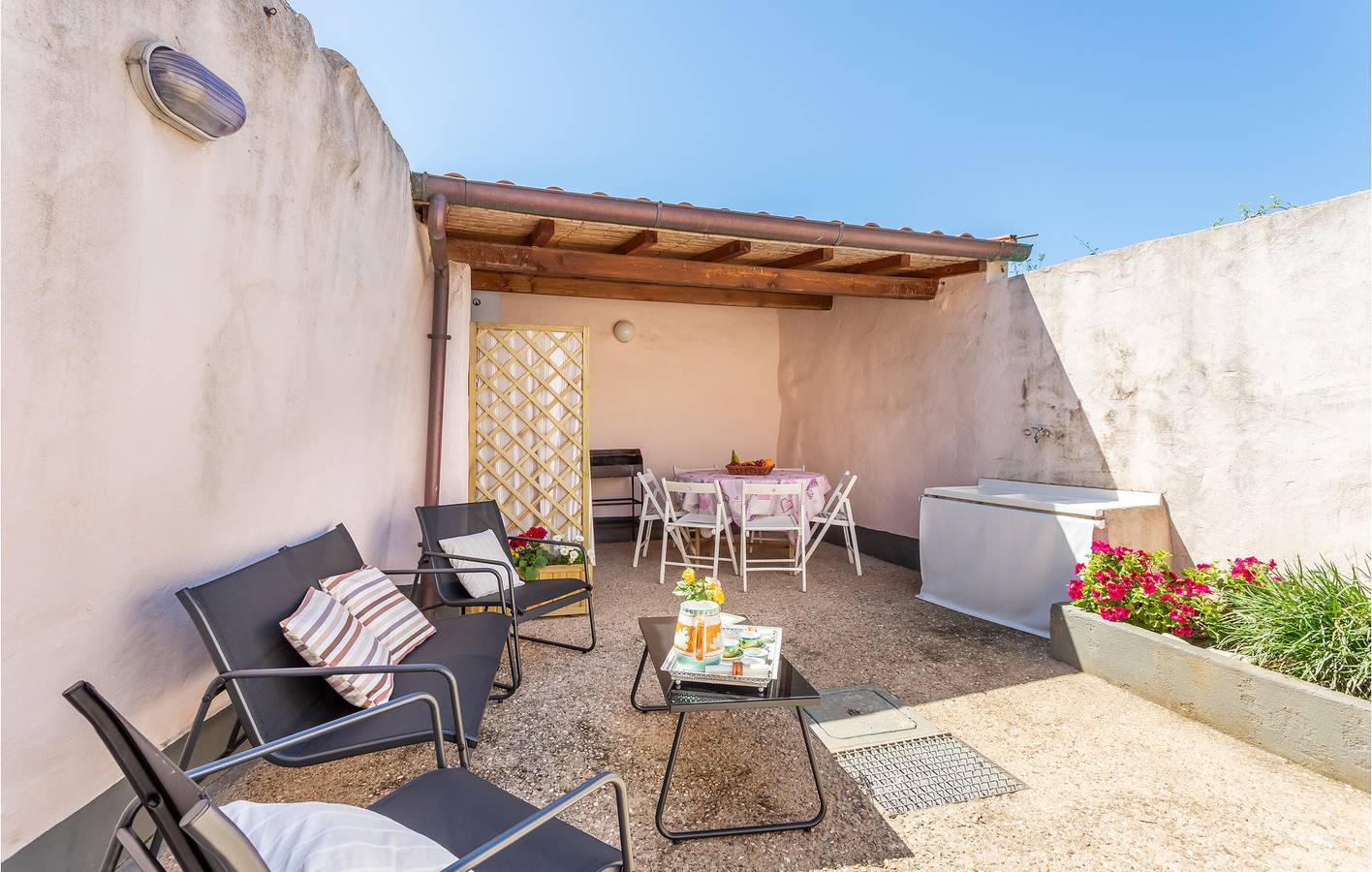 Geräumiges Apartment mit Aussicht, AC & WiFi, Nähe Milis in Milis, Sardinien