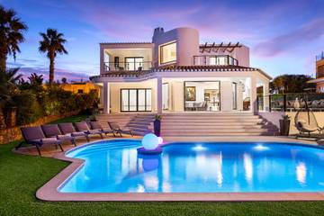 Chalet para 6 personas, con jacuzzi además de jardín y piscina en Algarve