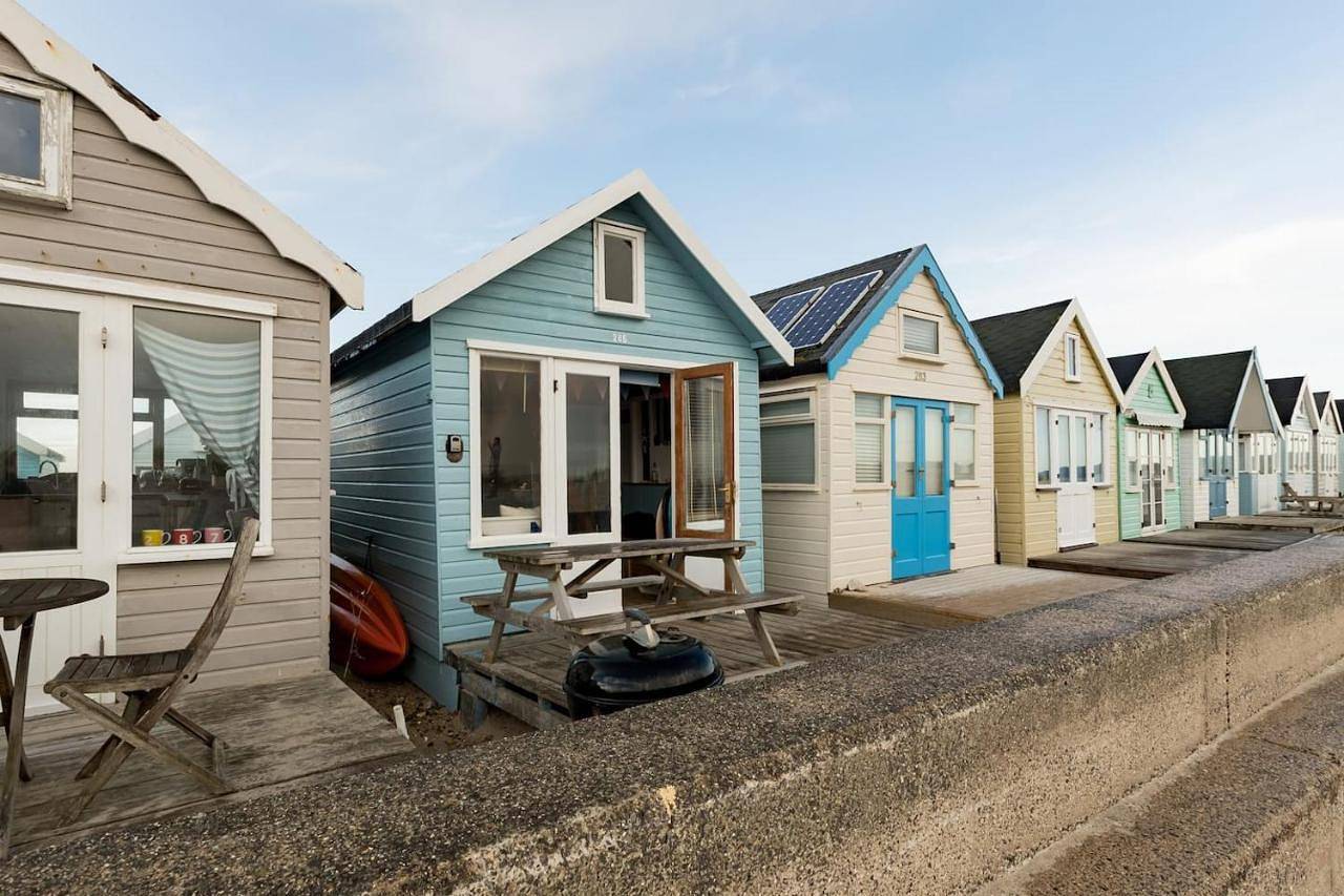 Stargazing Beach Hut on Mudeford Sandbank with wake up sea views in Bournemouth, South West England