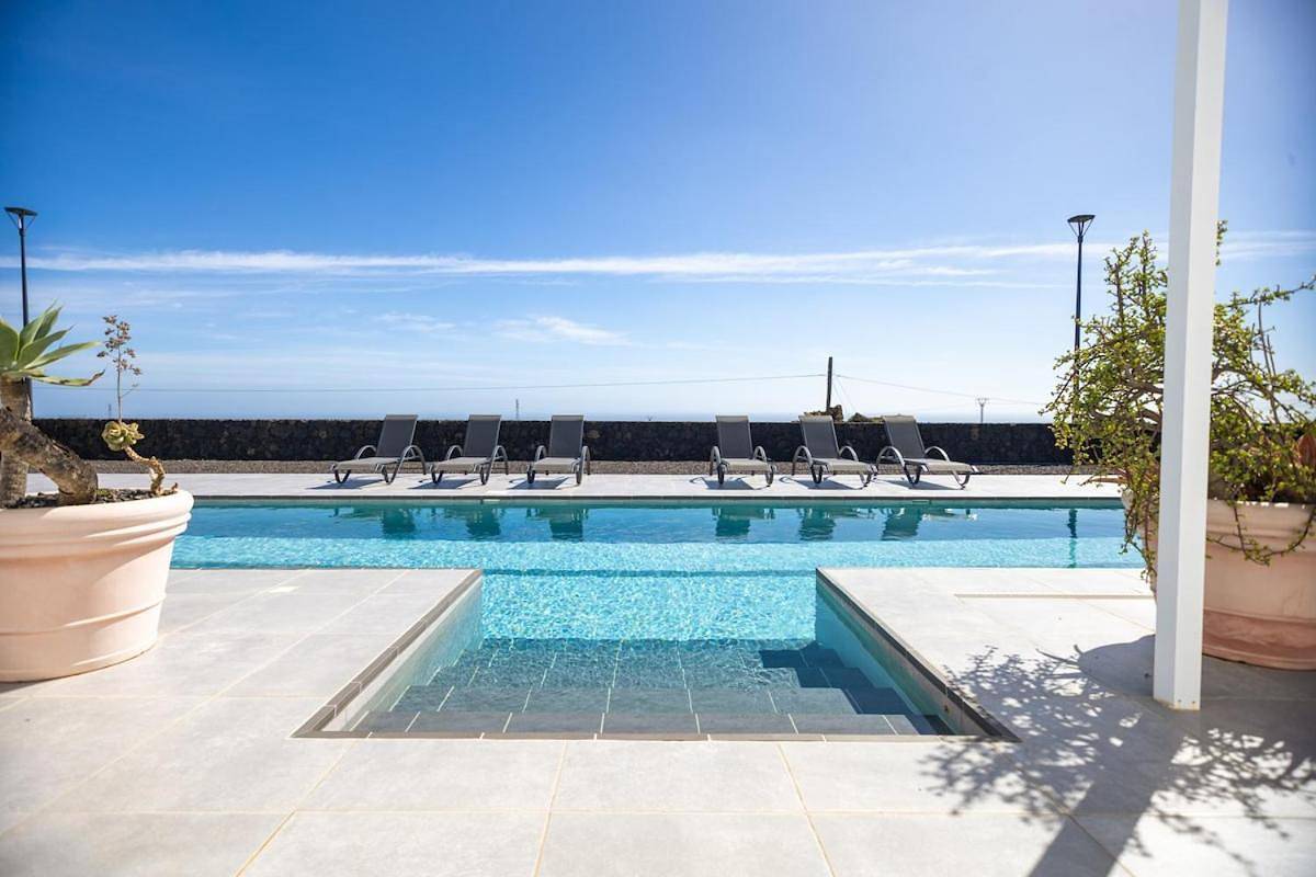 Villa with Private Pool in Conil, Tías