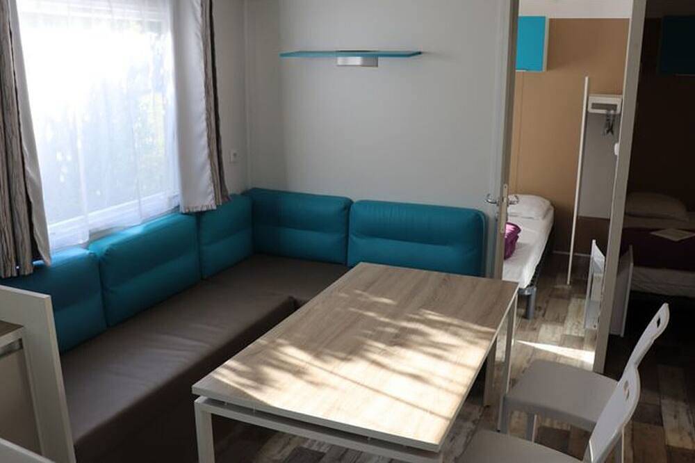 Mobil-home spacieuse avec terrasse à Bretignolles-sur-Mer in La Chaize-Giraud, Vallée de la Loire