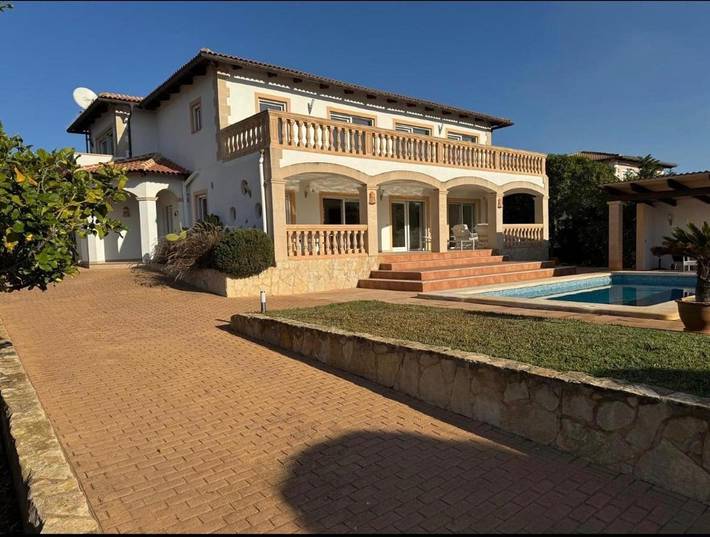 Ferienhaus für 8 Personen, mit Balkon und Terrasse sowie Garten und Pool in Vallgornera