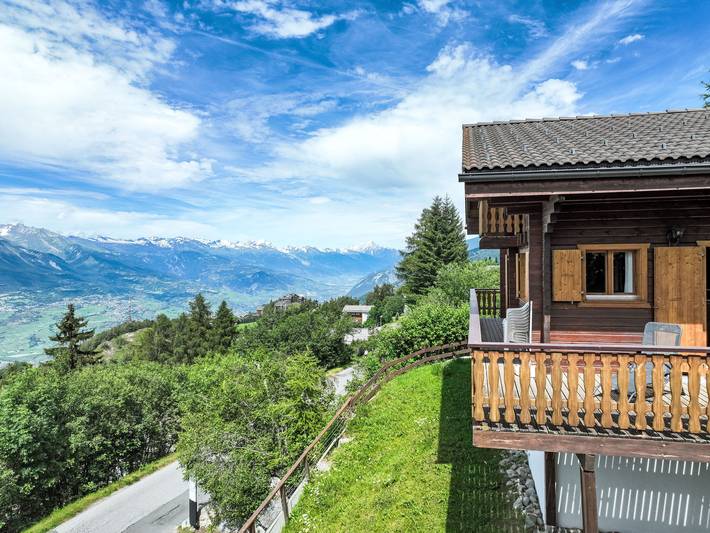 Ferienhaus für 8 Personen, mit Balkon und Terrasse sowie Garten