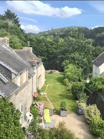 Maison De Vacances pour 4 Personnes dans Huelgoat, Parc naturel régional d'Armorique, Photo 1