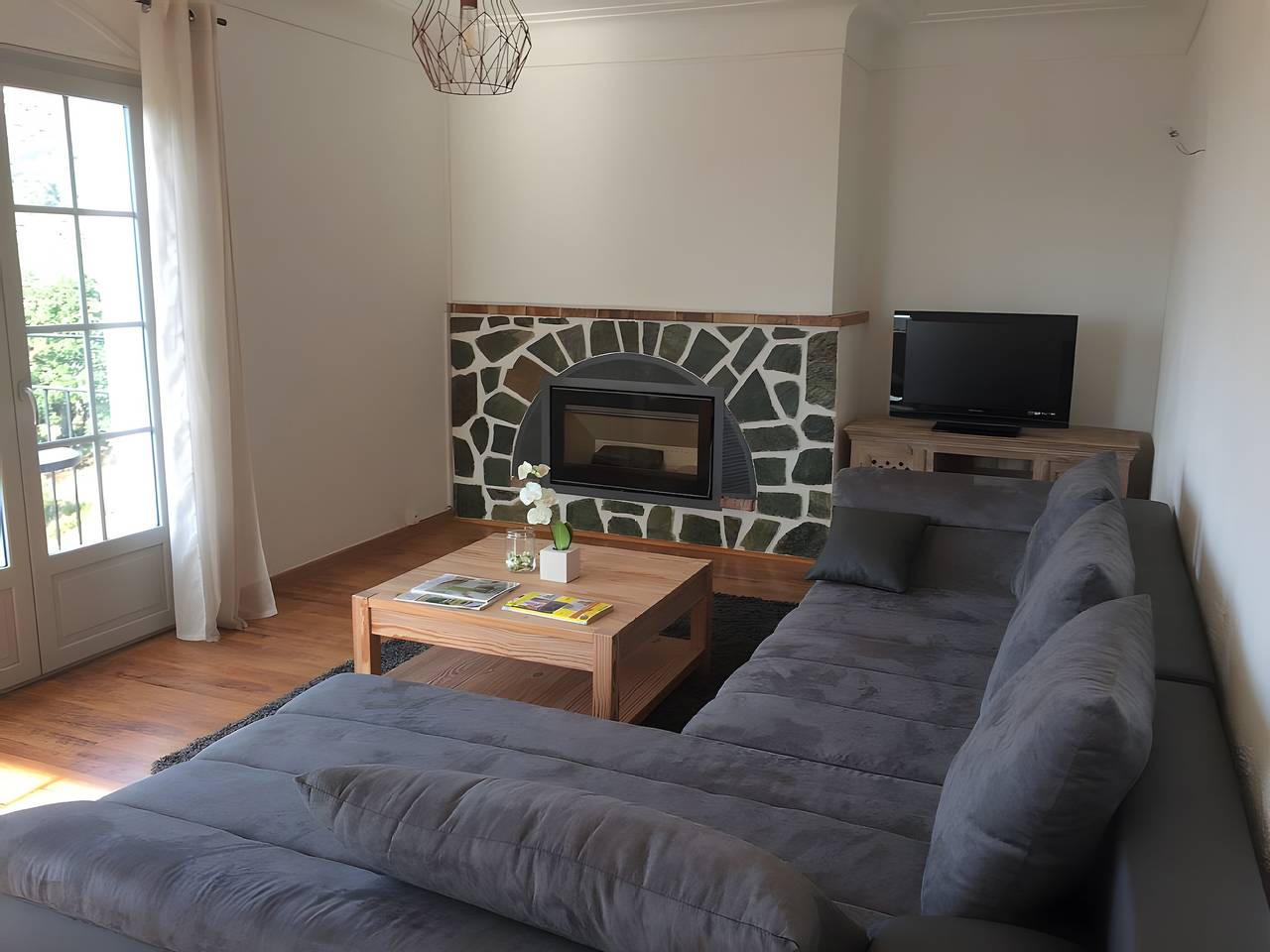 Ganze Wohnung, Apartment „Villa Pigna“ mit Meerblick, privater Terrasse und Wlan in Pigna (Korsika), Calvi und Umgebung