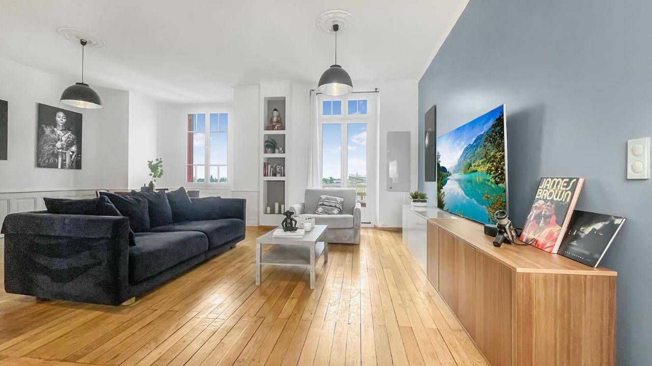 Appartement entier, Two-Bedroom Apartment in Annemasse, Région de Saint-Julien-en-Genevois