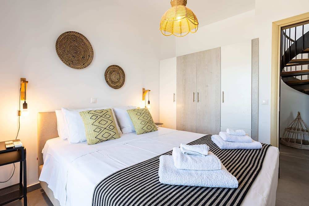Live in Blue - Cobalt Private Pool & Magic Views in Kea