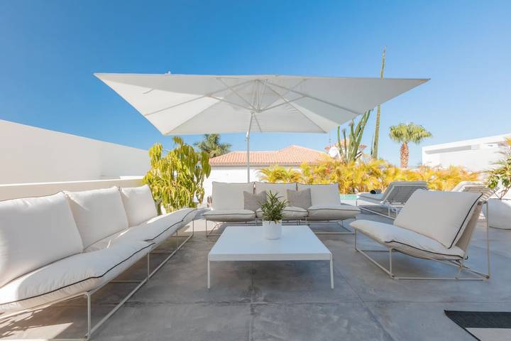 Vacation Villa 'Esperanza' with Sea View, Wi-Fi and Air Conditioning in Adeje, South Tenerife