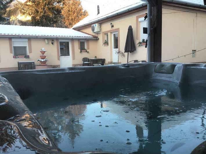 Ferienwohnung für 4 Personen, mit Whirlpool und Terrasse sowie Sauna - 1