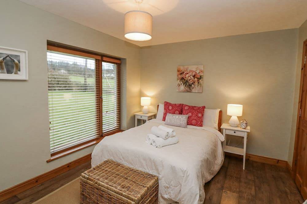 Lough Cluhir Cottage, pet friendly in Union Hall, County Cork in Skibbereen-West Cork, Condado de Cork