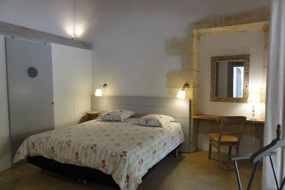 Gite de charme au design contemporain. Meublé de tourisme 4 *. in Clermont-de-Beauregard, Périgord Pourpre