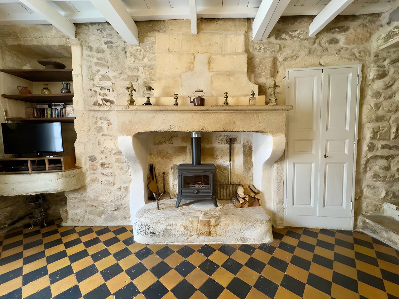 Charmante maison en pierre de 1750 au cœur de Saint-Rémy in Saint-Rémy-de-Provence, Région d'Arles