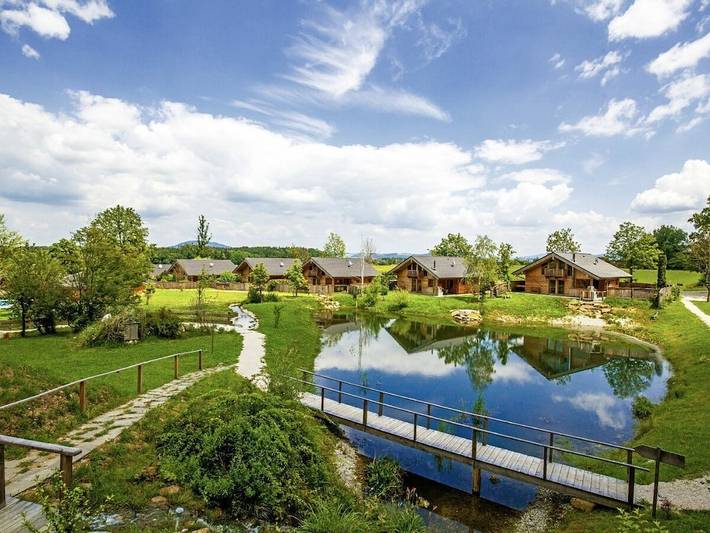Hütte in Ainring mit Schwimmbecken in Ainring, Rupertiwinkel
