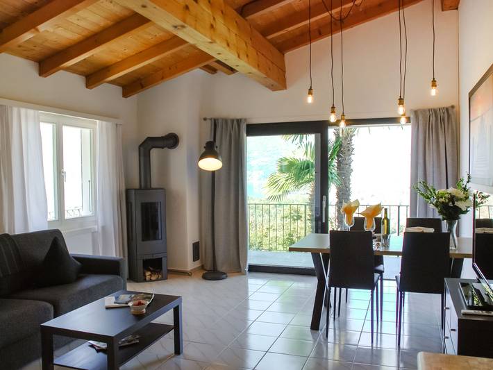 Ferienwohnung für 2 Personen, mit Balkon und Terrasse sowie Ausblick und Seeblick in Gambarogno - 3