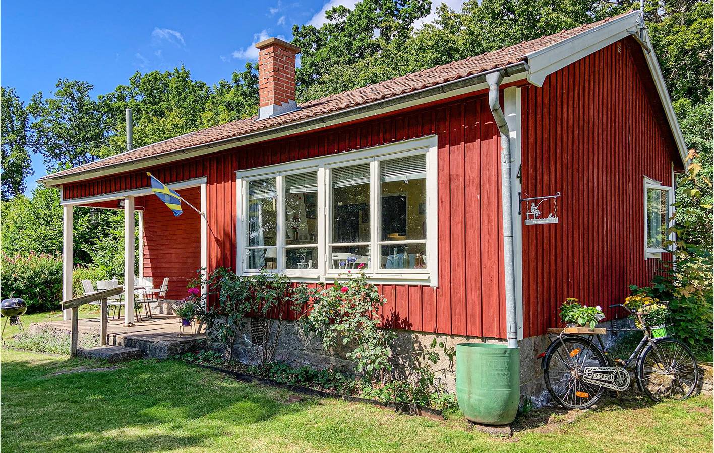 Hus för 4 Personer med trädgård in Svenska Östersjön