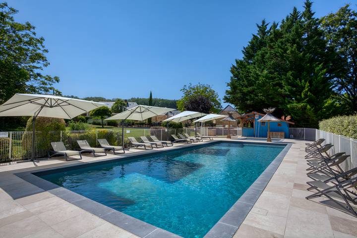 Location de vacances pour 8 personnes, avec jardin, adapté aux familles à Jayac - 2